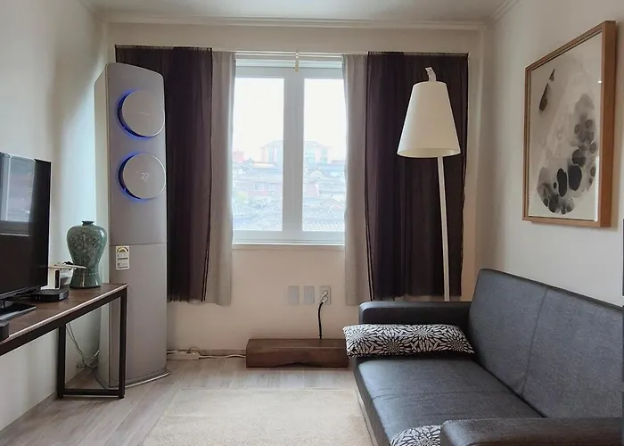 2newly Opened, Prime Bukchon Location, Hanok Village View, 56 Sqm, 8 Min To Anguk Station, Sleeps Up To 5 *