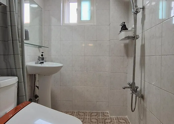 2newly Opened, Prime Bukchon Location, Hanok Village View, 56 Sqm, 8 Min To Anguk Station, Sleeps Up To 5 アパート ソウル特別市