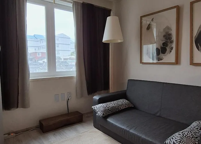 2newly Opened, Prime Bukchon Location, Hanok Village View, 56 Sqm, 8 Min To Anguk Station, Sleeps Up To 5 *