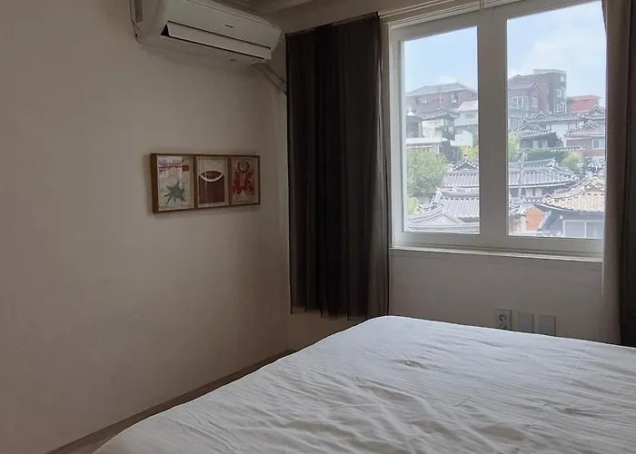 2newly Opened, Prime Bukchon Location, Hanok Village View, 56 Sqm, 8 Min To Anguk Station, Sleeps Up To 5 * ソウル特別市